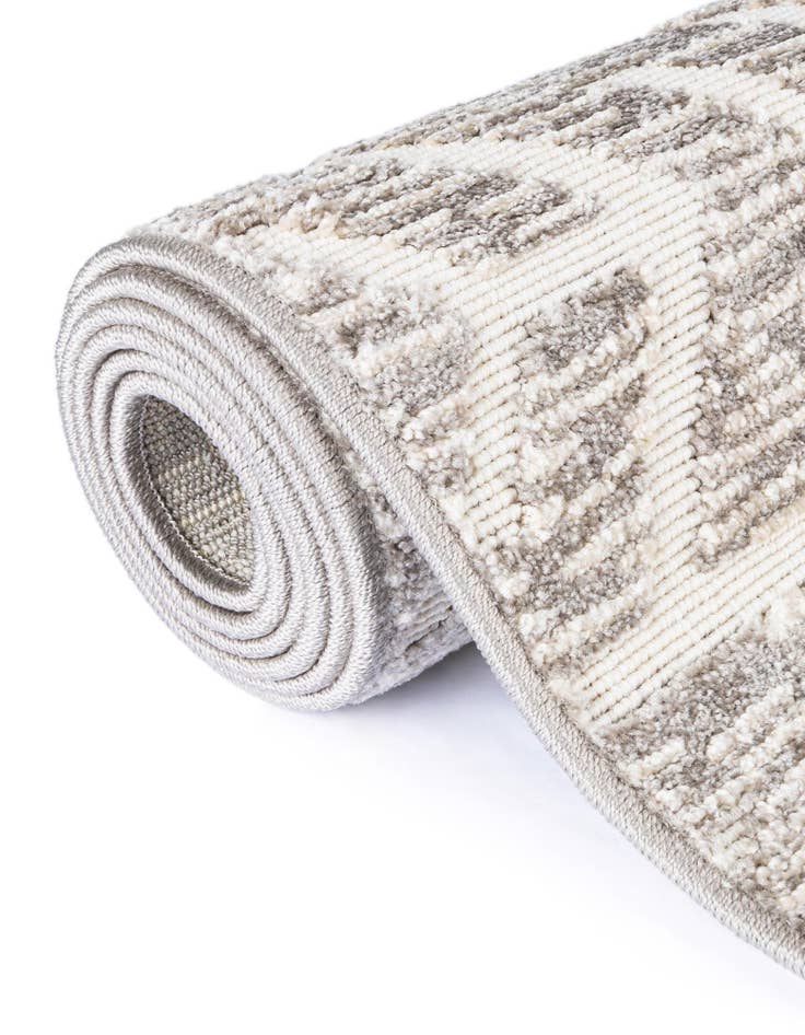 Detail image of  8' x 8'  Washable Sabrina Soto Aston Indoor / Outdoor Round Rug