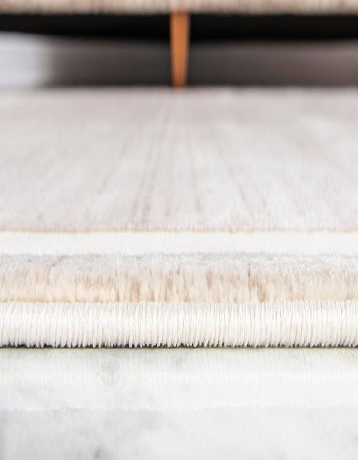 Detail image of Jill Zarin 5' 3 x 5' 3 Uptown Lenox Hill Round Rug