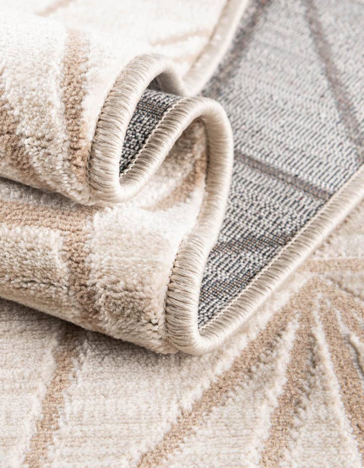 Detail image of Jill Zarin 7' 10 x 7' 10 Uptown Round Rug