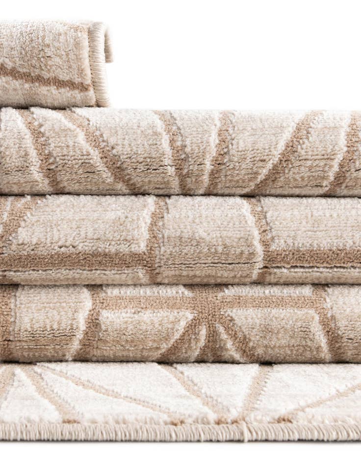 Detail image of Jill Zarin 7' 10 x 7' 10 Uptown Round Rug