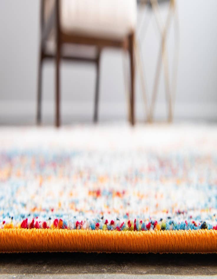 Detail image of  3' 3 x 3' 3 Veneto Round Rug