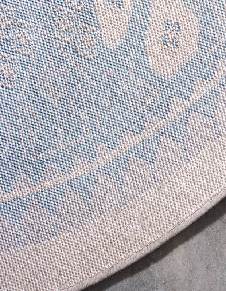 Detail image of  4' x 4' Viola Round Rug