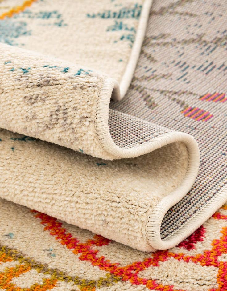 Detail image of  2' 7 x 12'  Washable Amalfi Runner Rug
