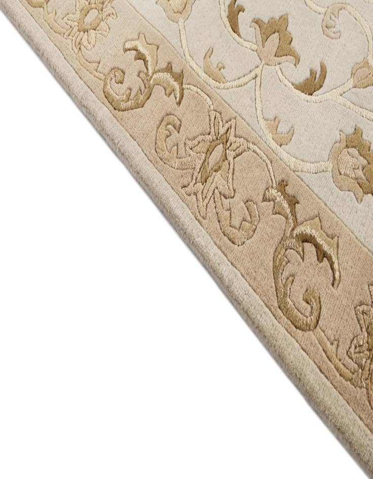 Detail image of  2' 8 x 9' 8  Hand Knotted Darya Wool Runner Rug