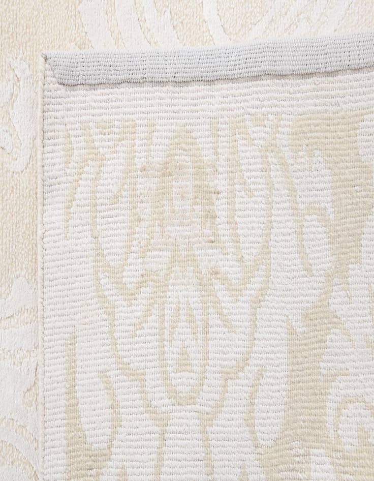 Detail image of  2' 10 x 9' 11  Hand Knotted Darya Wool Runner Rug