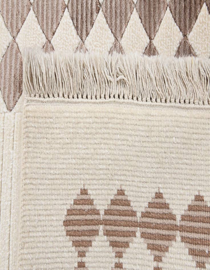Detail image of  2' 8 x 9' 9  Hand Knotted Darya Wool Runner Rug