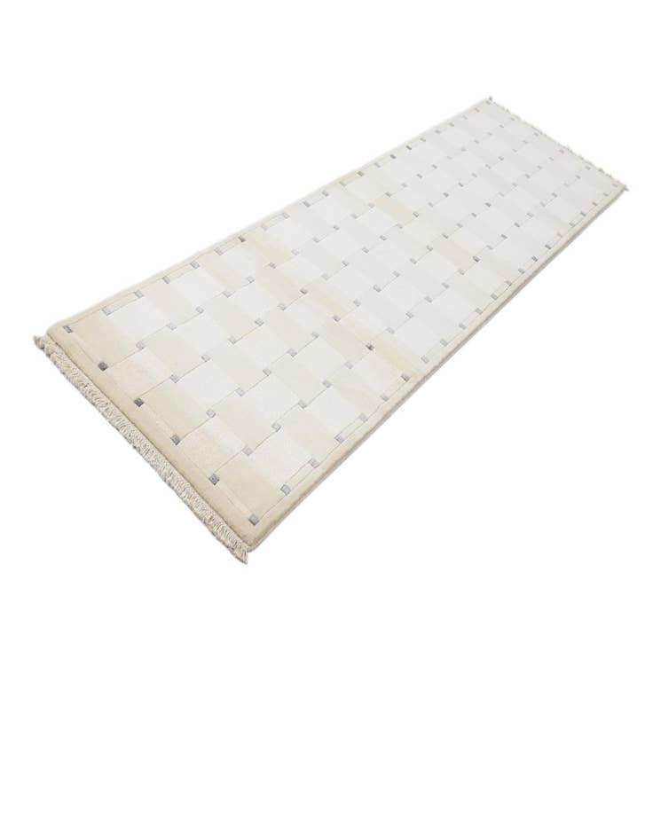 Detail image of  2' 8 x 9' 10  Hand Knotted Darya Wool Runner Rug