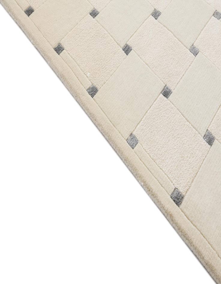 Detail image of  2' 8 x 9' 10  Hand Knotted Darya Wool Runner Rug