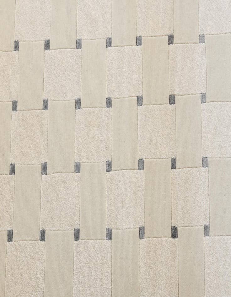 Detail image of  2' 8 x 9' 10  Hand Knotted Darya Wool Runner Rug