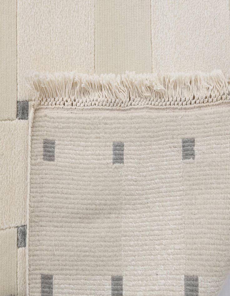 Detail image of  2' 8 x 9' 10  Hand Knotted Darya Wool Runner Rug