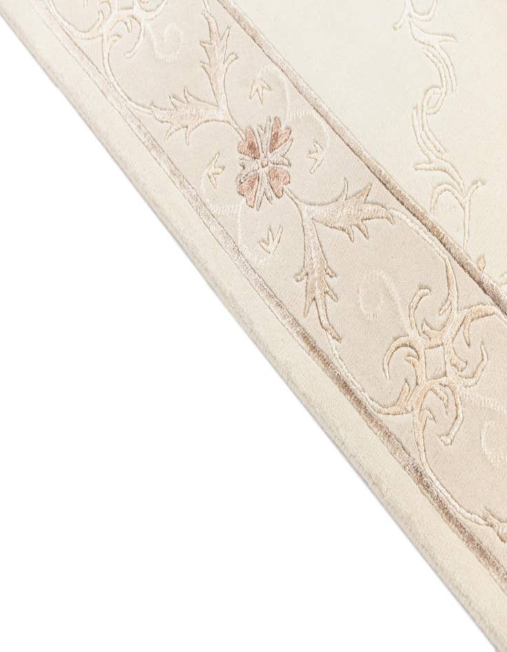 Detail image of  2' 7 x 9' 4  Hand Knotted Darya Wool Runner Rug