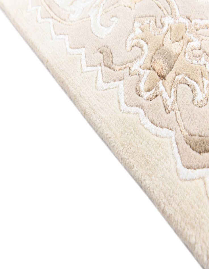 Detail image of  2' 10 x 9' 9  Hand Knotted Darya Wool Runner Rug