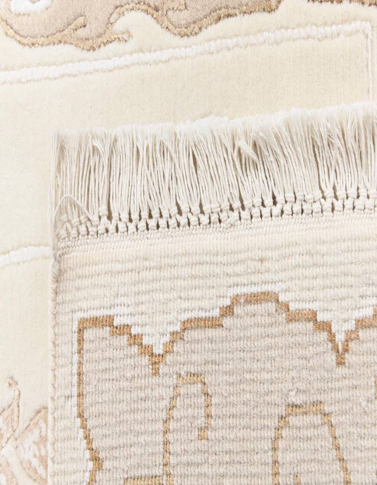 Detail image of  2' 7 x 10'  Hand Knotted Darya Wool Runner Rug