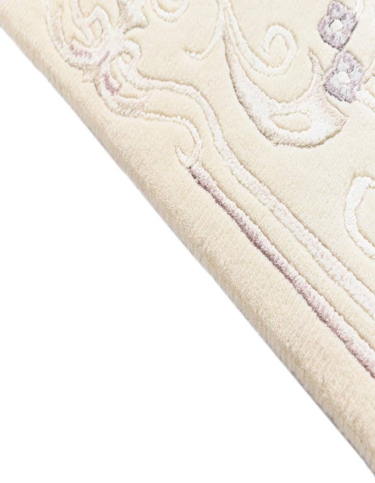 Detail image of  2' 8 x 9' 11  Hand Knotted Darya Wool Runner Rug