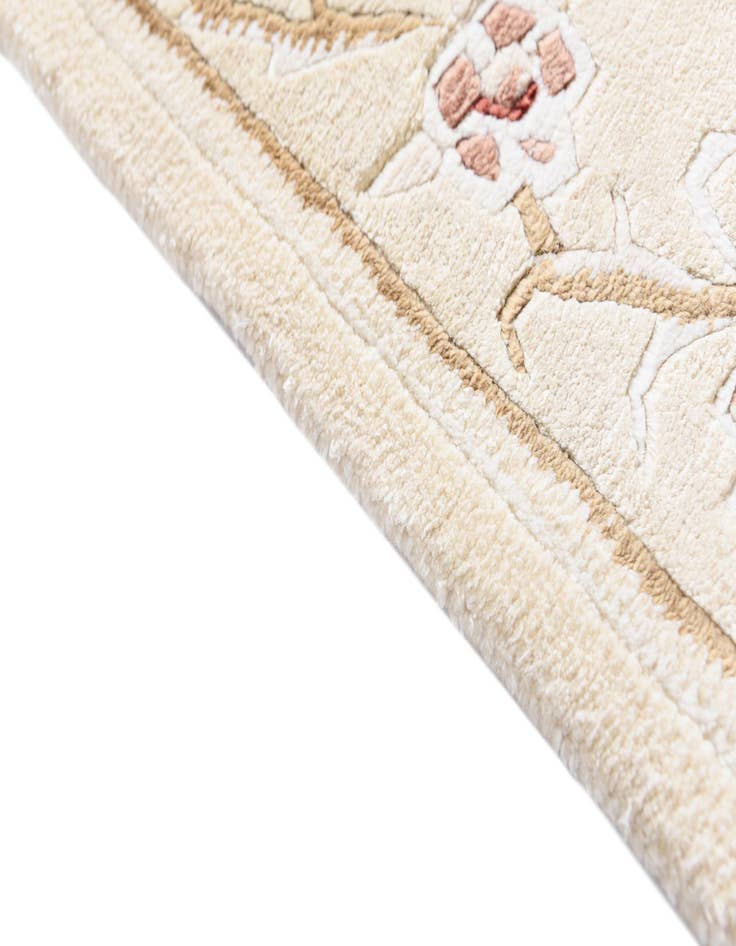 Detail image of  2' 8 x 9' 10  Hand Knotted Darya Wool Runner Rug