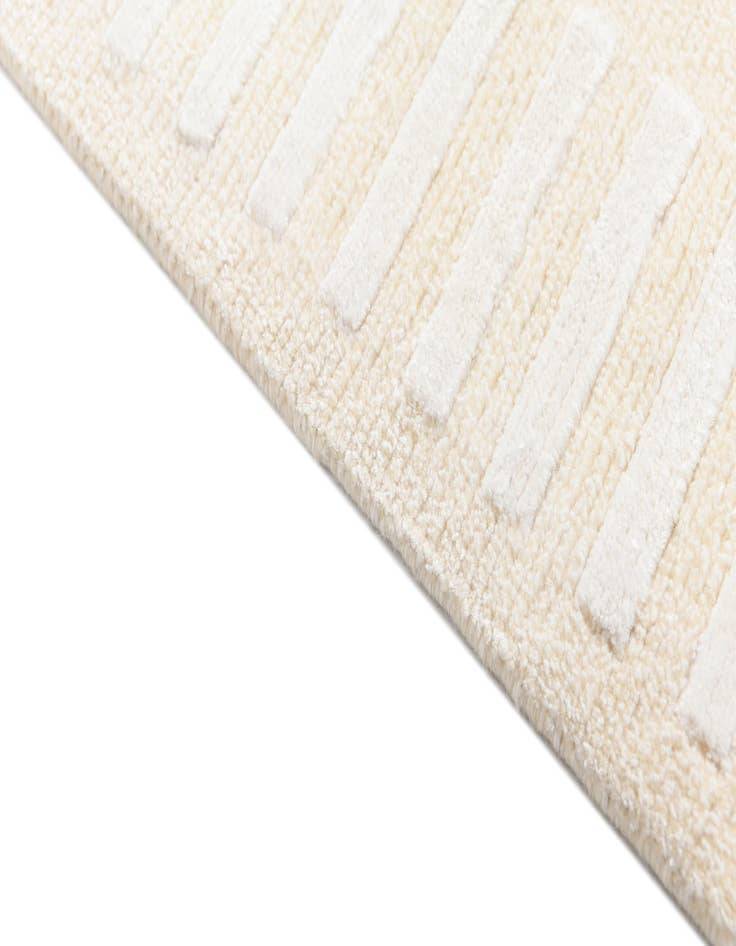 Detail image of  2' 8 x 9' 10  Hand Knotted Darya Wool Runner Rug