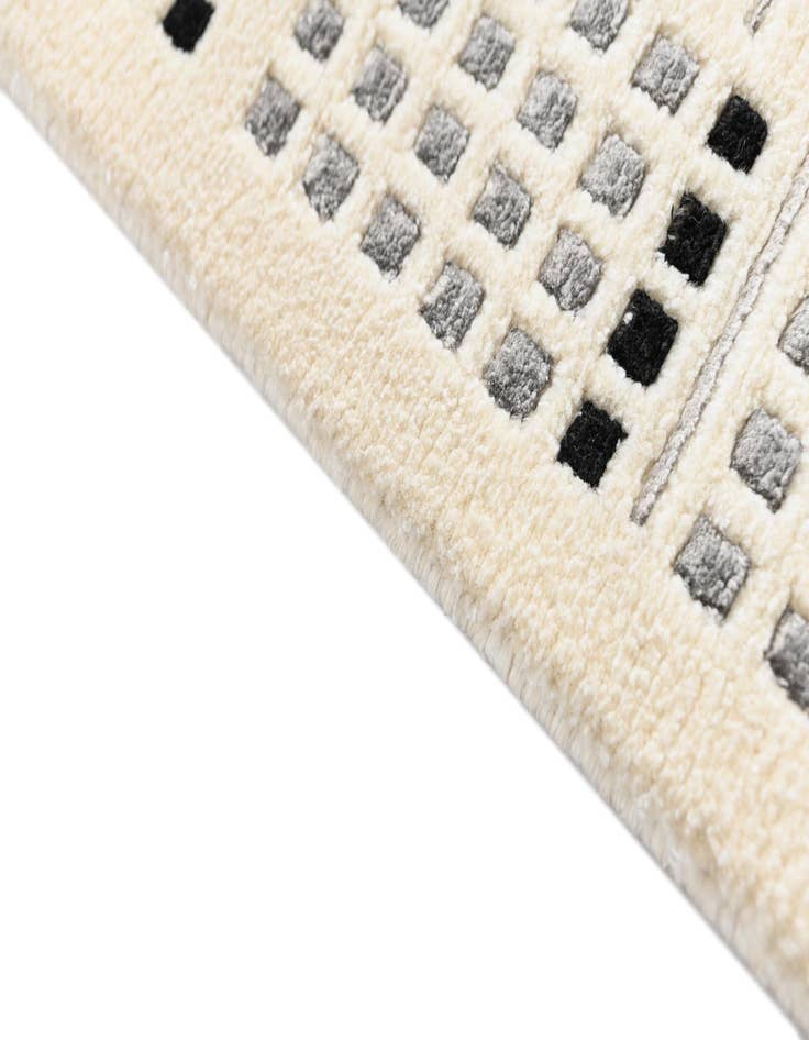 Detail image of  2' 7 x 10'  Hand Knotted Darya Wool Runner Rug