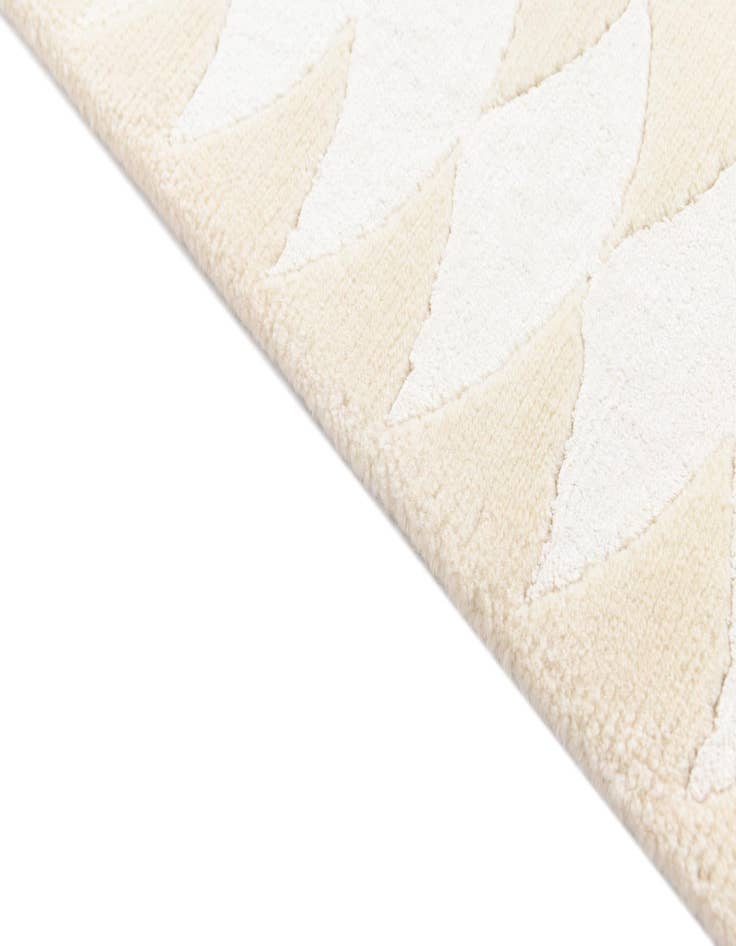 Detail image of  2' 7 x 9' 7  Hand Knotted Darya Wool Runner Rug