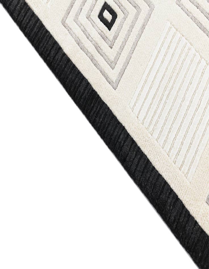 Detail image of  2' 7 x 9' 10  Hand Knotted Darya Wool Runner Rug