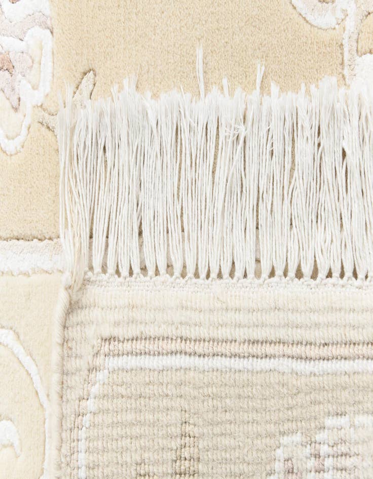 Detail image of  2' 8 x 9' 8  Hand Knotted Darya Wool Runner Rug
