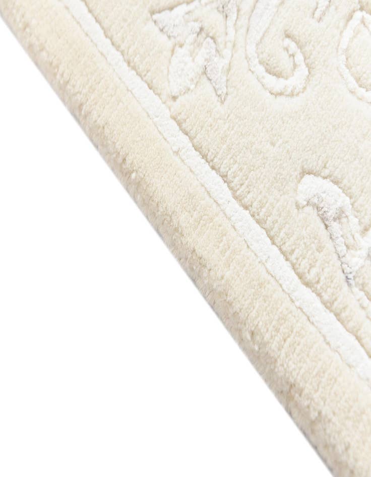 Detail image of  2' 8 x 9' 8  Hand Knotted Darya Wool Runner Rug