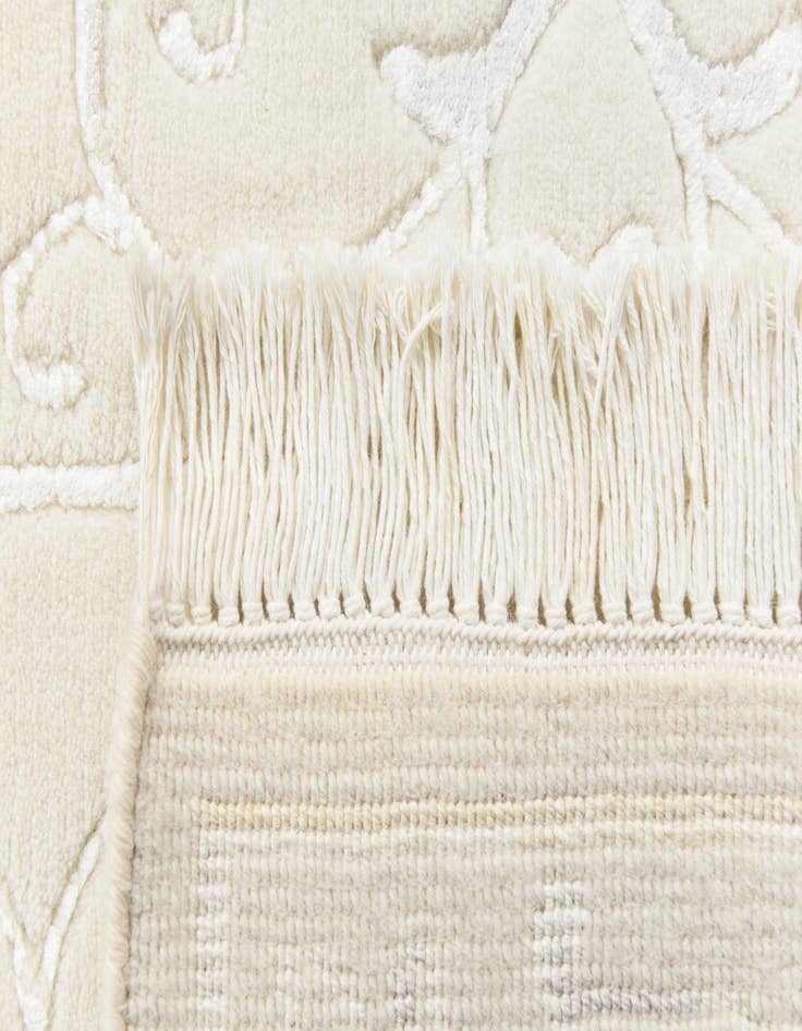 Detail image of  2' 8 x 9' 8  Hand Knotted Darya Wool Runner Rug