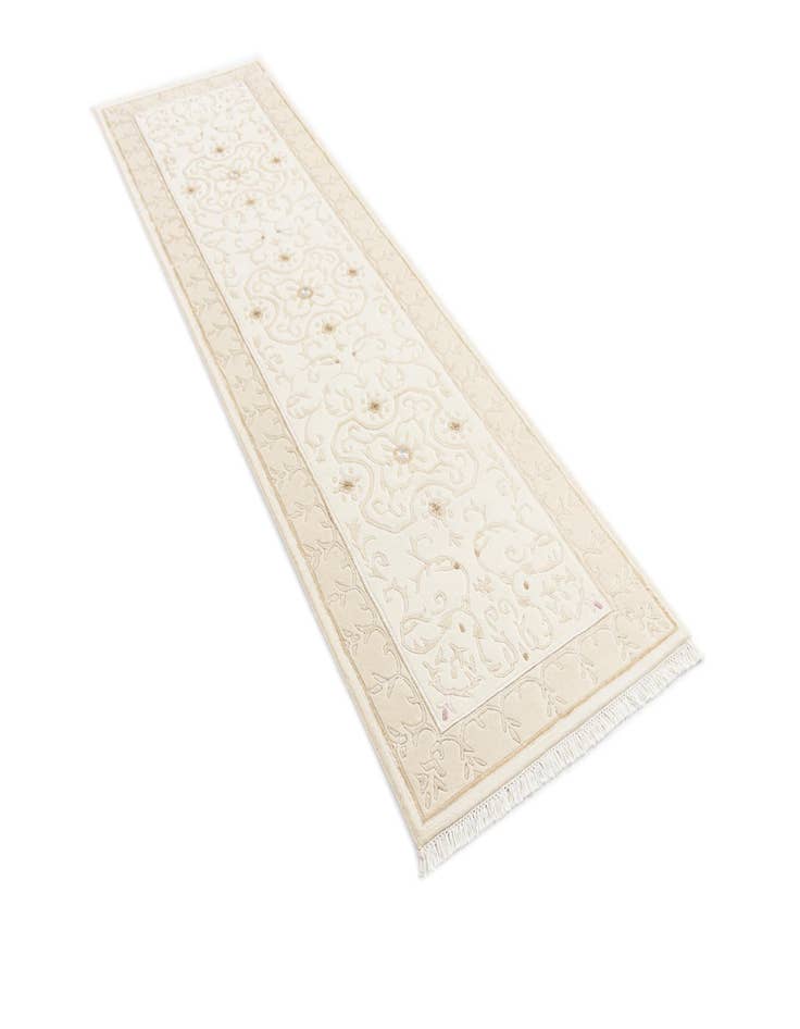 Detail image of  2' 8 x 9' 9  Hand Knotted Darya Wool Runner Rug