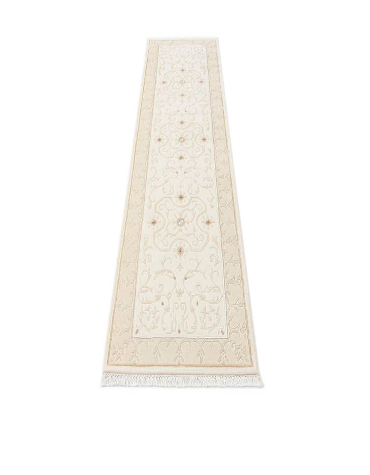 Detail image of  2' 8 x 9' 9  Hand Knotted Darya Wool Runner Rug