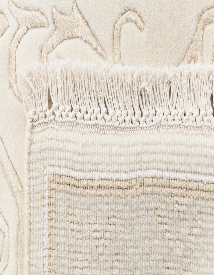 Detail image of  2' 8 x 9' 9  Hand Knotted Darya Wool Runner Rug