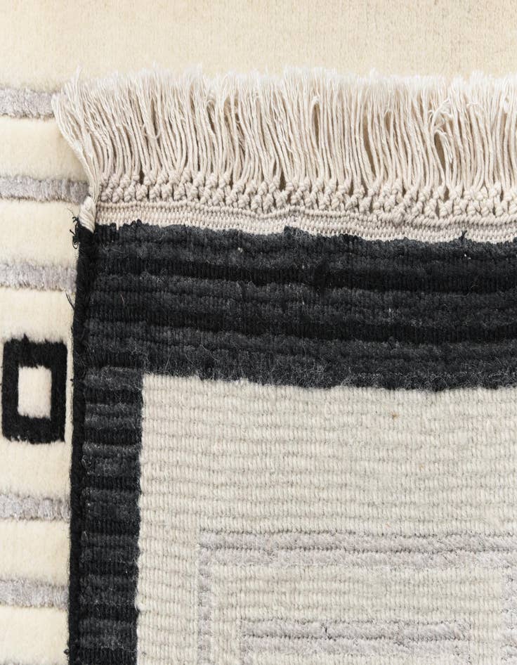 Detail image of  2' 7 x 9' 9  Hand Knotted Darya Wool Runner Rug