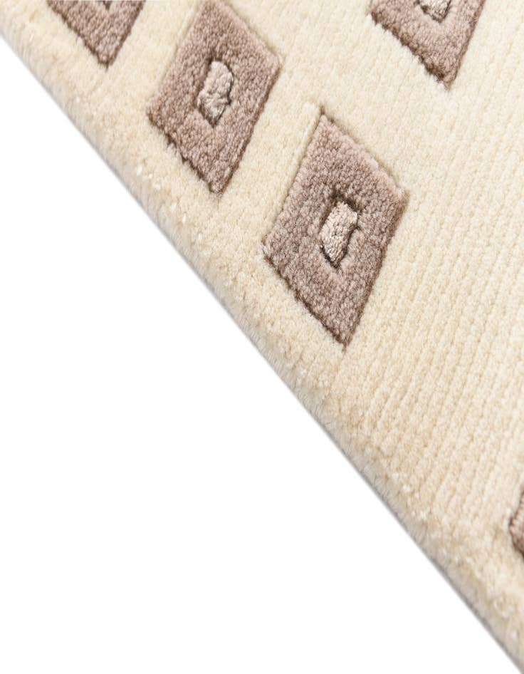 Detail image of  2' 7 x 9' 9  Hand Knotted Darya Wool Runner Rug