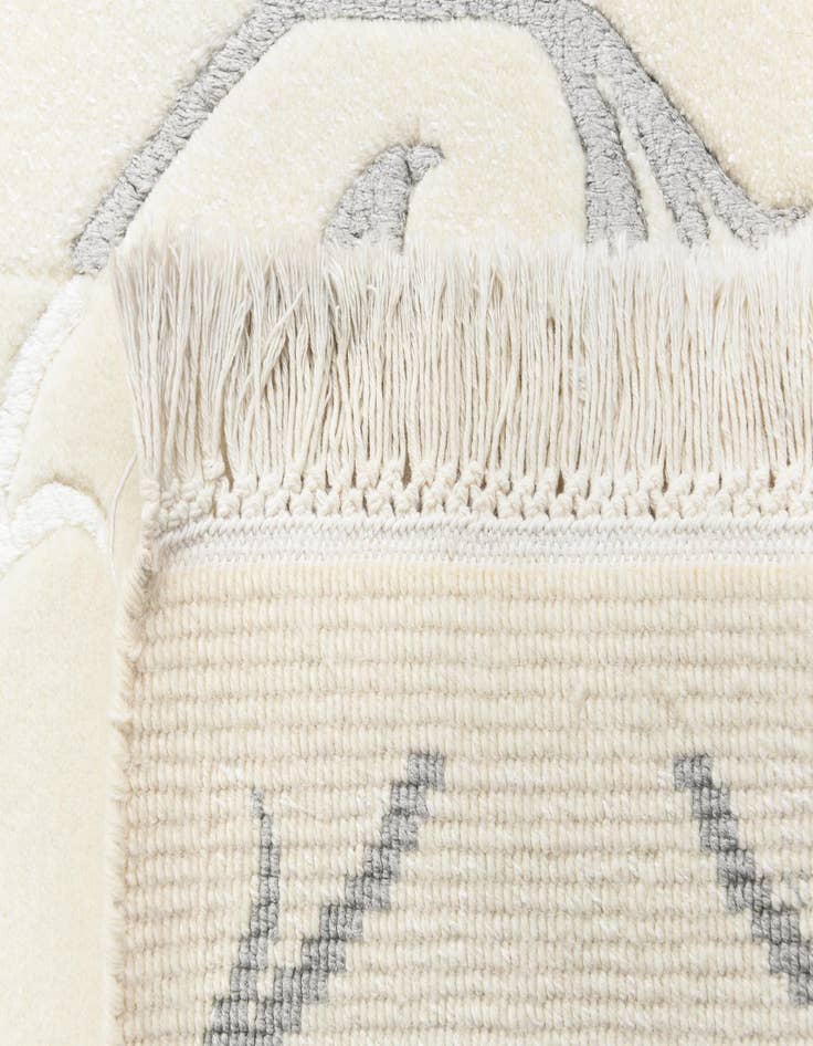 Detail image of  2' 7 x 9' 8 Darya Runner Rug