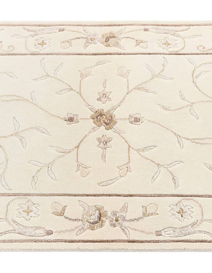 Detail image of  2' 7 x 10' Darya Runner Rug