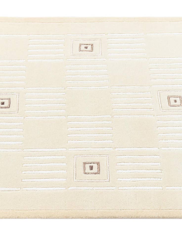 Detail image of  2' 7 x 9' 8 Darya Runner Rug