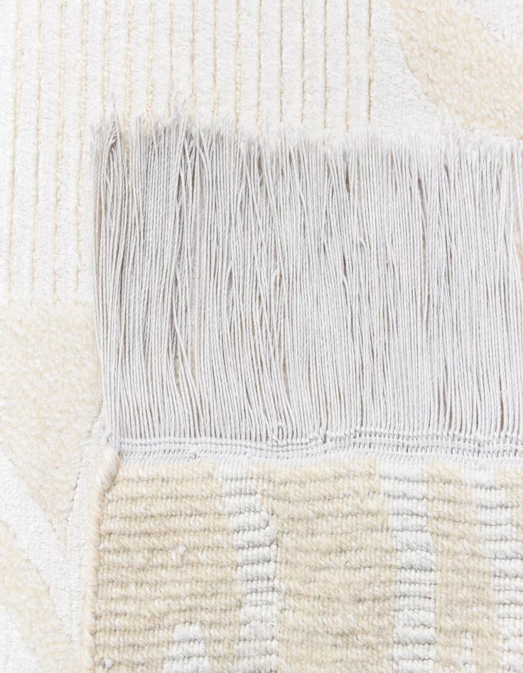 Detail image of  2' 7 x 9' 11 Darya Runner Rug