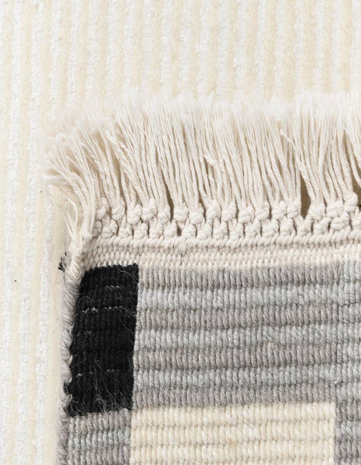 Detail image of  2' 7 x 9' 10 Darya Runner Rug