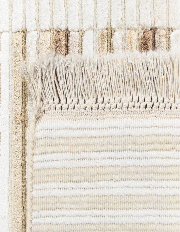 Detail image of  2' 7 x 9' 11 Darya Runner Rug