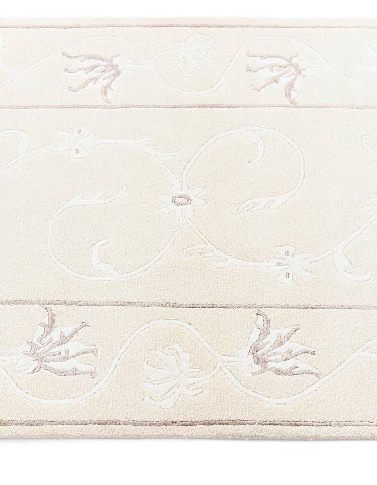 Detail image of  2' 7 x 9' 11 Darya Runner Rug