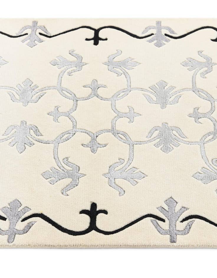 Detail image of  2' 7 x 9' 11 Darya Runner Rug