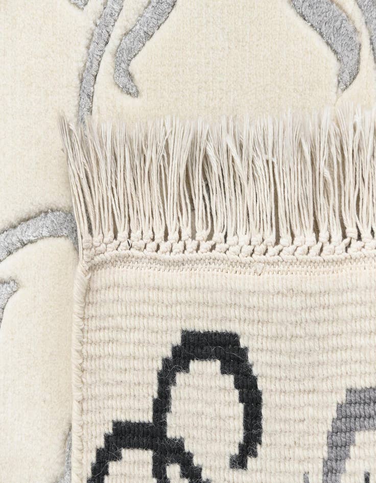 Detail image of  2' 7 x 9' 11 Darya Runner Rug