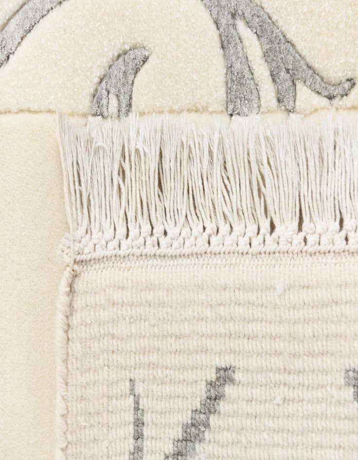 Detail image of  2' 7 x 9' 9 Darya Runner Rug