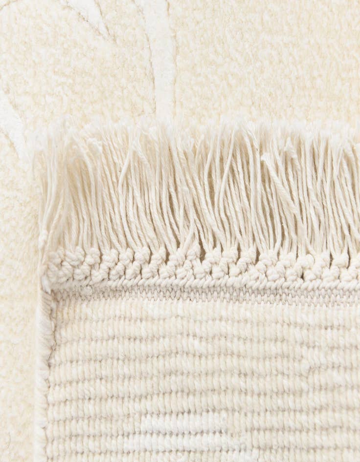 Detail image of  2' 7 x 9' 8 Darya Runner Rug