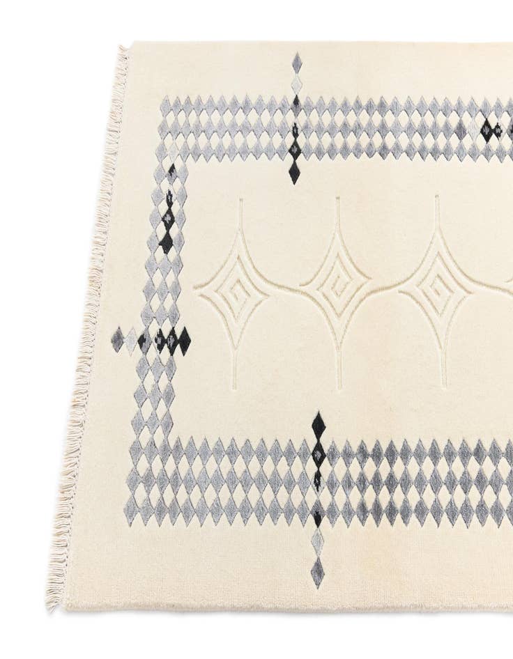 Detail image of  2' 8 x 9' 10 Darya Runner Rug