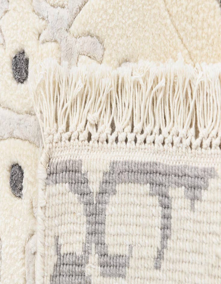 Detail image of  2' 7 x 12' 11 Darya Runner Rug
