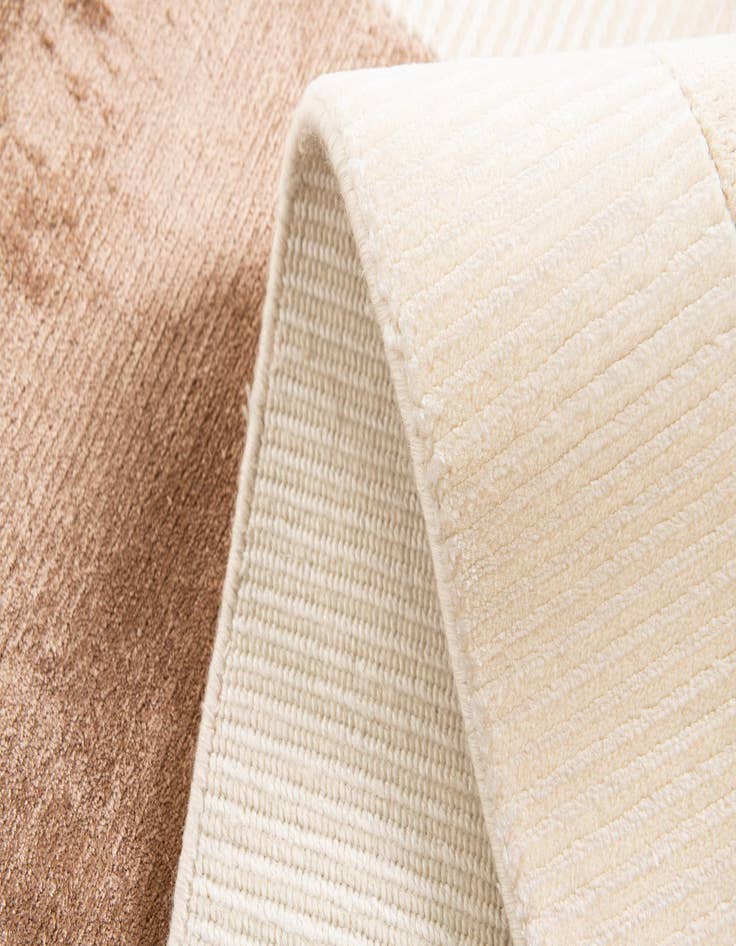 Detail image of  2' 7 x 13'  Hand Knotted Darya Runner Rug