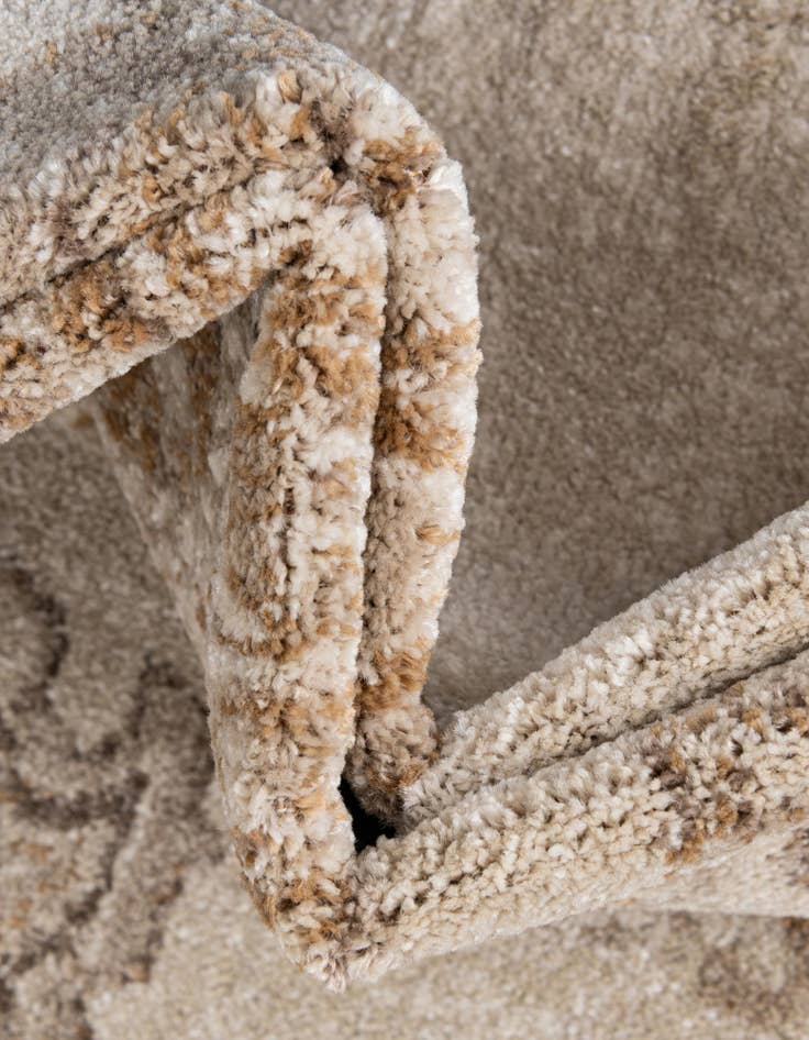 Detail image of  2' 7 x 10' Eden Runner Rug