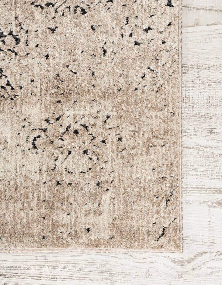 Detail image of  2' x 6' 9 Eliza Runner Rug