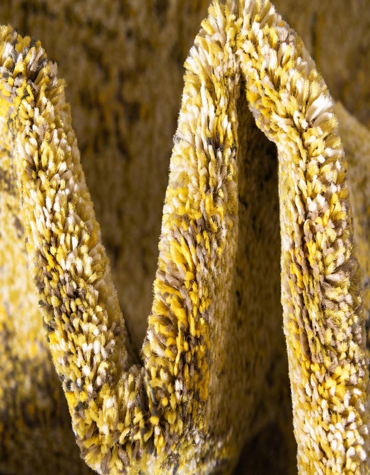 Detail image of  2' 7 x 10'  Washable Fleur Runner Rug