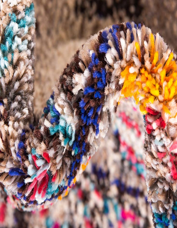 Detail image of  2' 7 x 10'  Washable Fleur Runner Rug