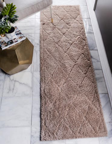  2' x 6' 9 Lattice Shag Runner Rug